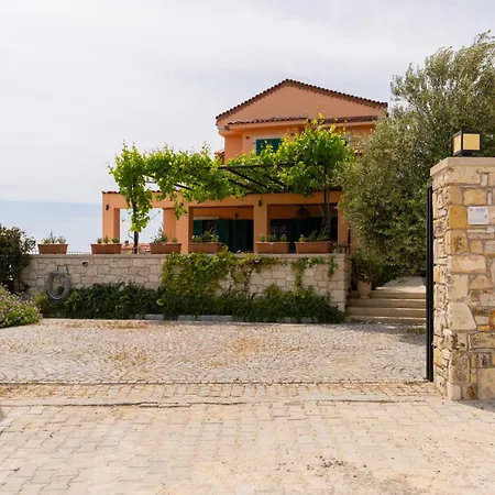 Viento Villa *